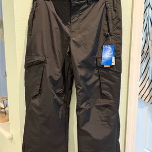 NWT Black Cargo Board or ski pants for Men size L